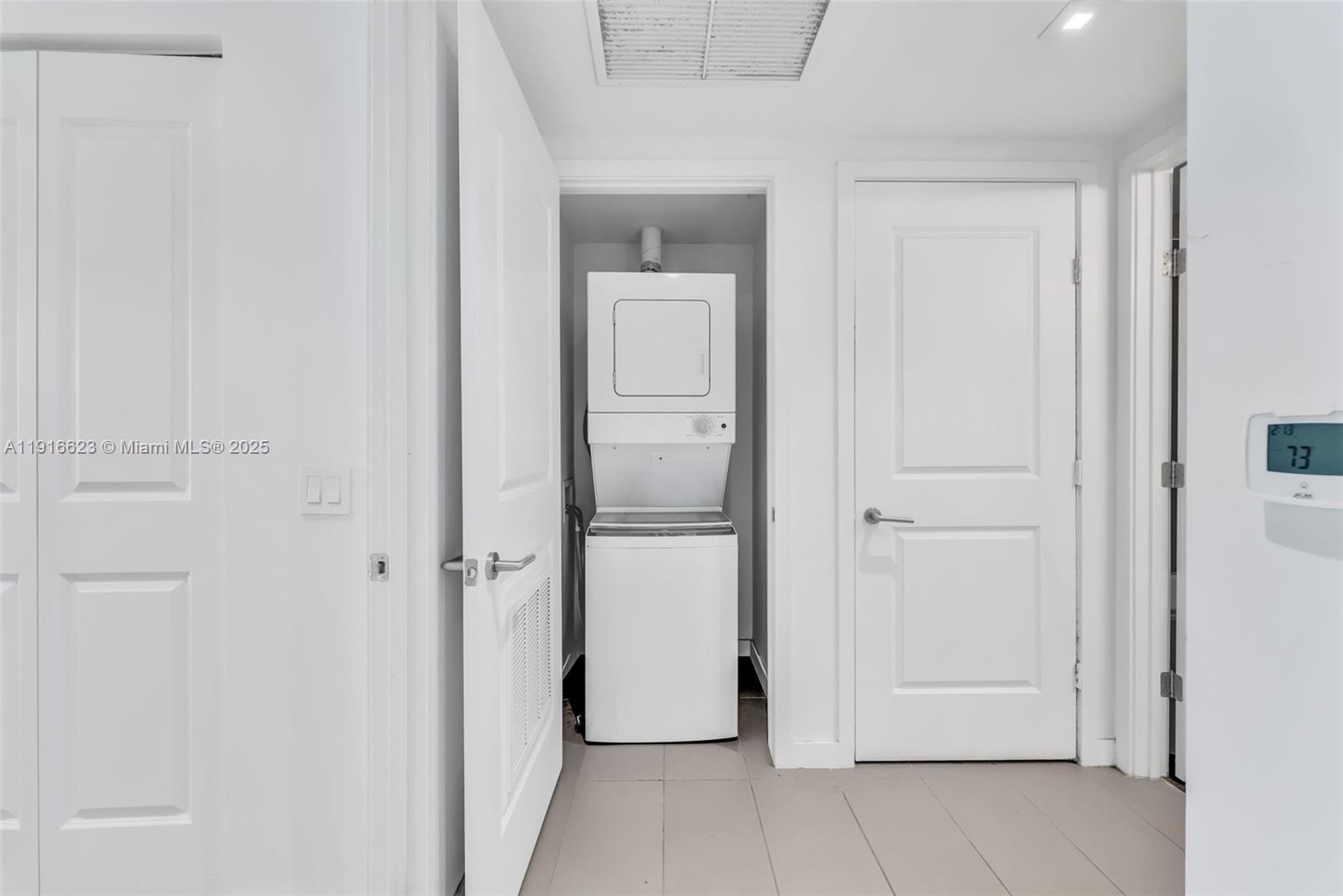 3315 1 / 2 850 sq. ft. $ 2025-11-19 0 Photo