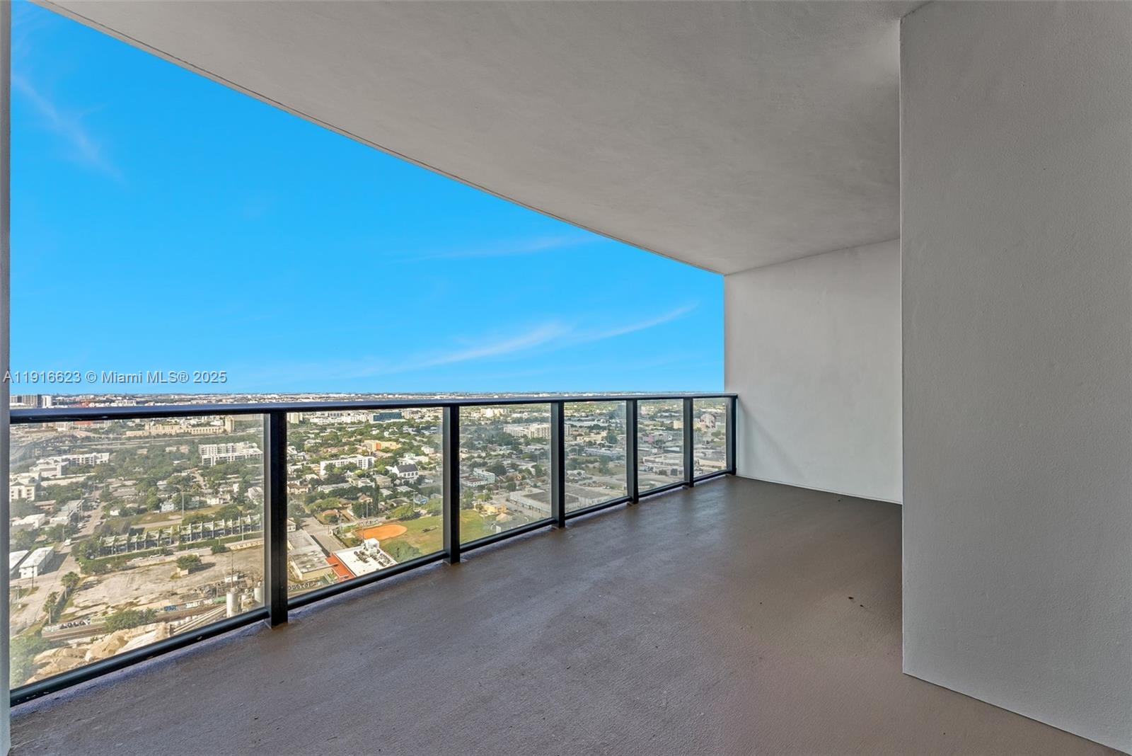 3315 1 / 2 850 sq. ft. $ 2025-11-19 0 Photo