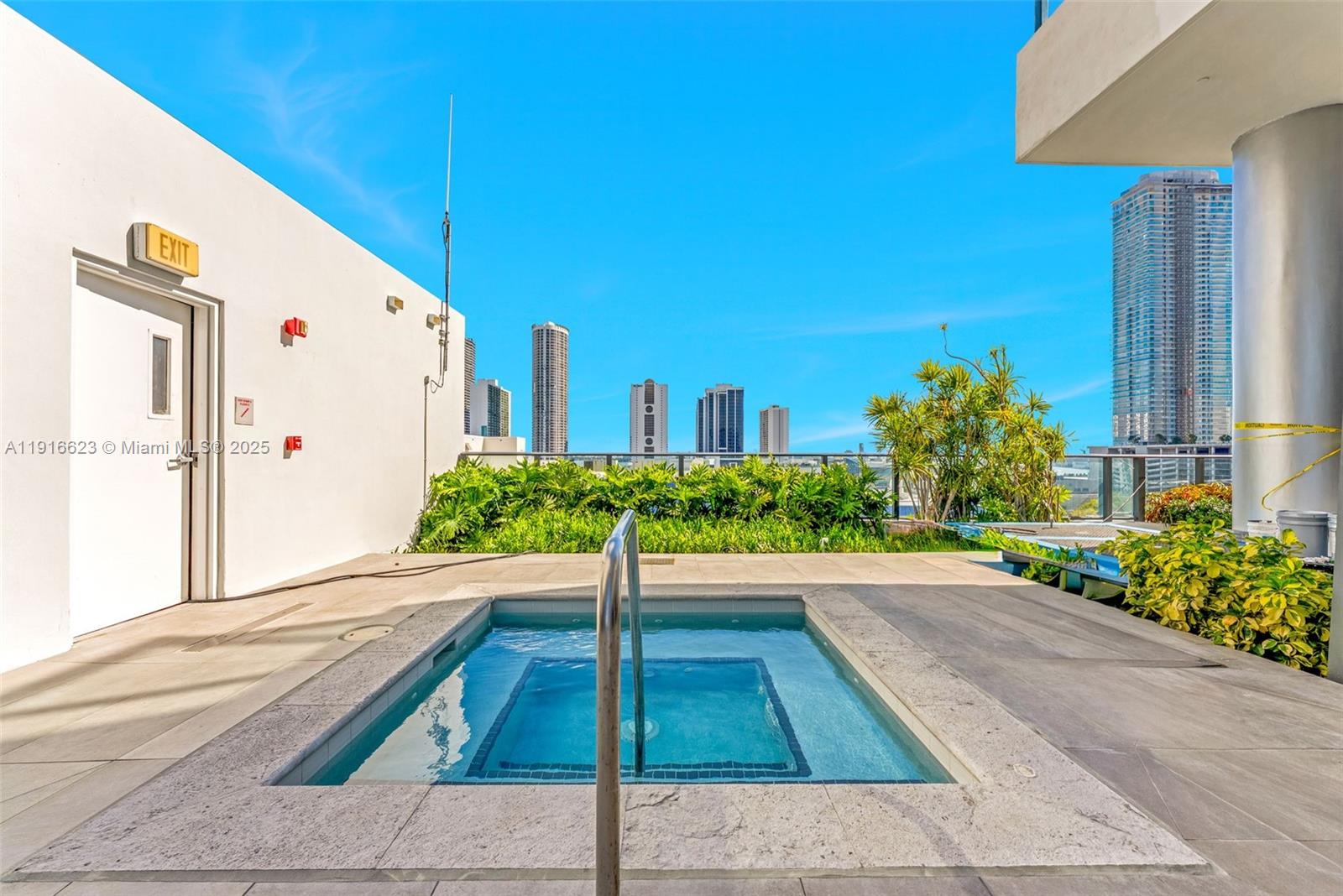 3315 1 / 2 850 sq. ft. $ 2025-11-19 0 Photo