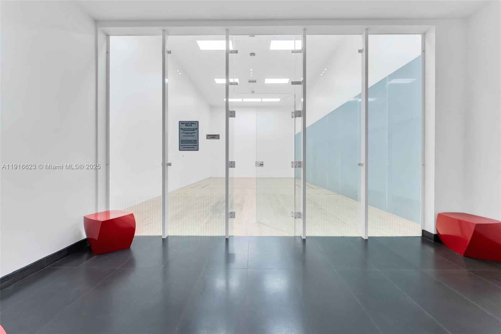 3315 1 / 2 850 sq. ft. $ 2025-11-19 0 Photo