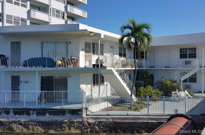   /   кв.футов $ 2025-11-20 0 Фото