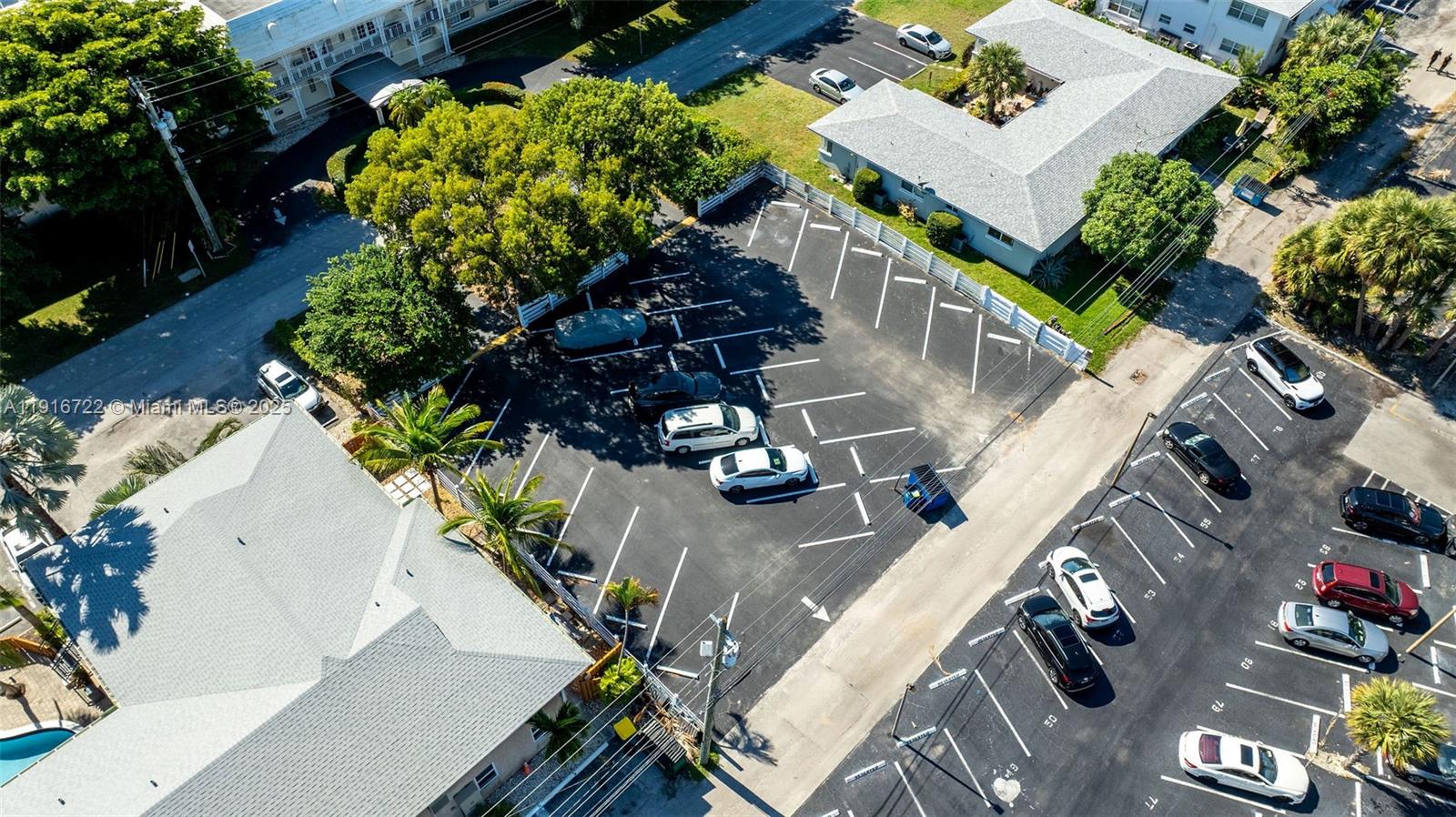   /   кв.футов $ 2025-11-19 0 Фото