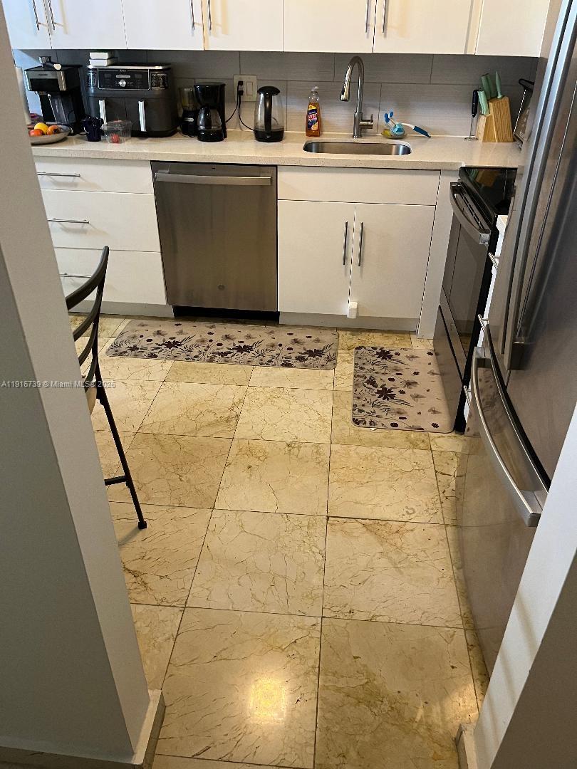 Photo of 2301 Ocean Dr #1106, Hollywood, Florida, 33019 -