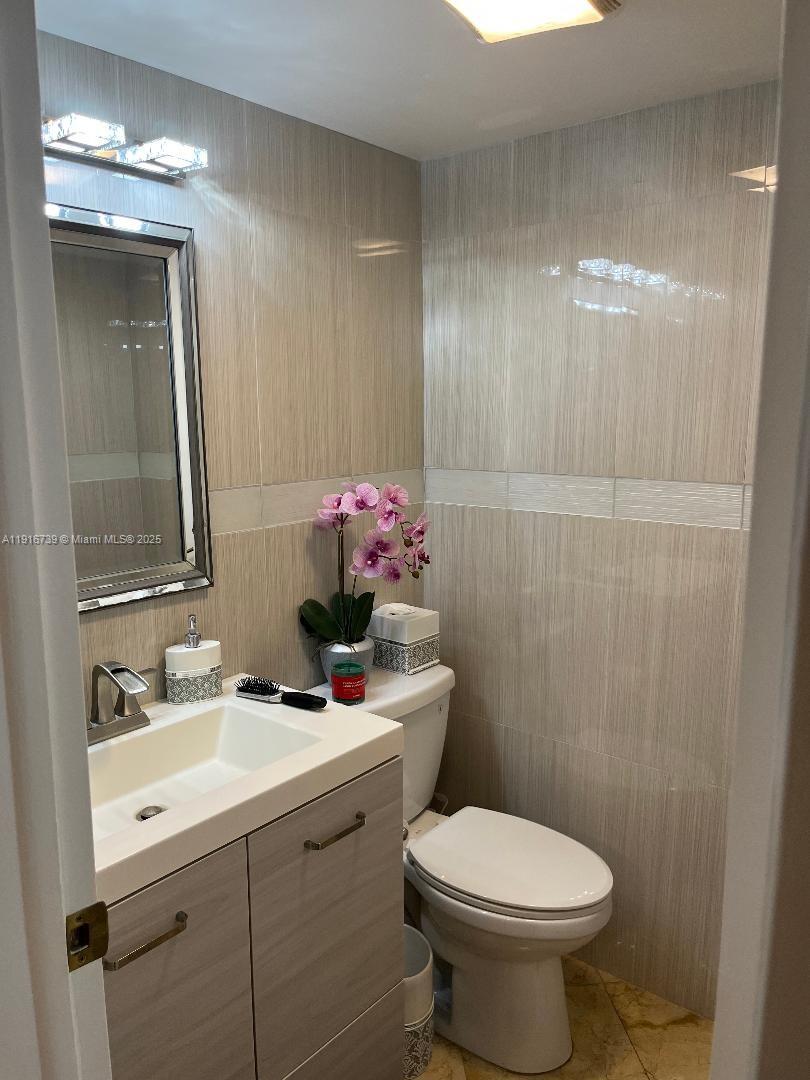 Photo of 2301 Ocean Dr #1106, Hollywood, Florida, 33019 -