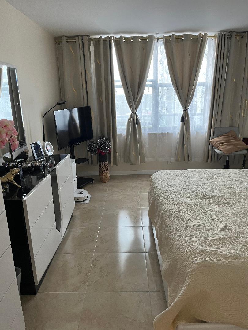 Photo of 2301 Ocean Dr #1106, Hollywood, Florida, 33019 -