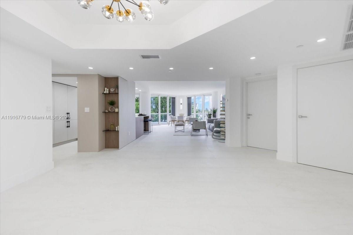 See details LS-304 4 / 5 2960 sq. ft. $ 2025-11-19 0 Photo