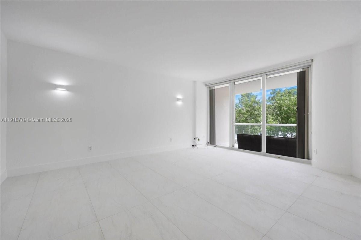 See details LS-304 4 / 5 2960 sq. ft. $ 2025-11-19 0 Photo