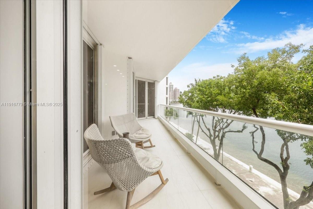 See details LS-304 4 / 5 2960 sq. ft. $ 2025-11-19 0 Photo