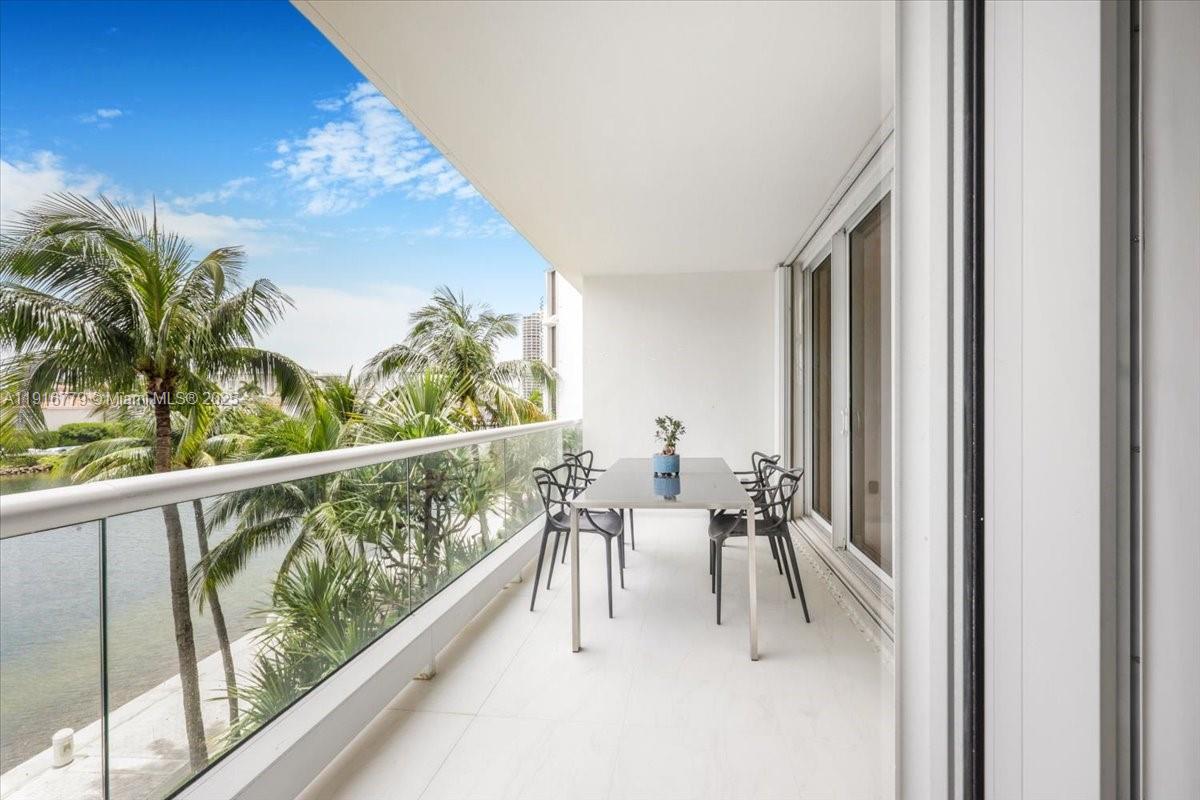 See details LS-304 4 / 5 2960 sq. ft. $ 2025-11-19 0 Photo