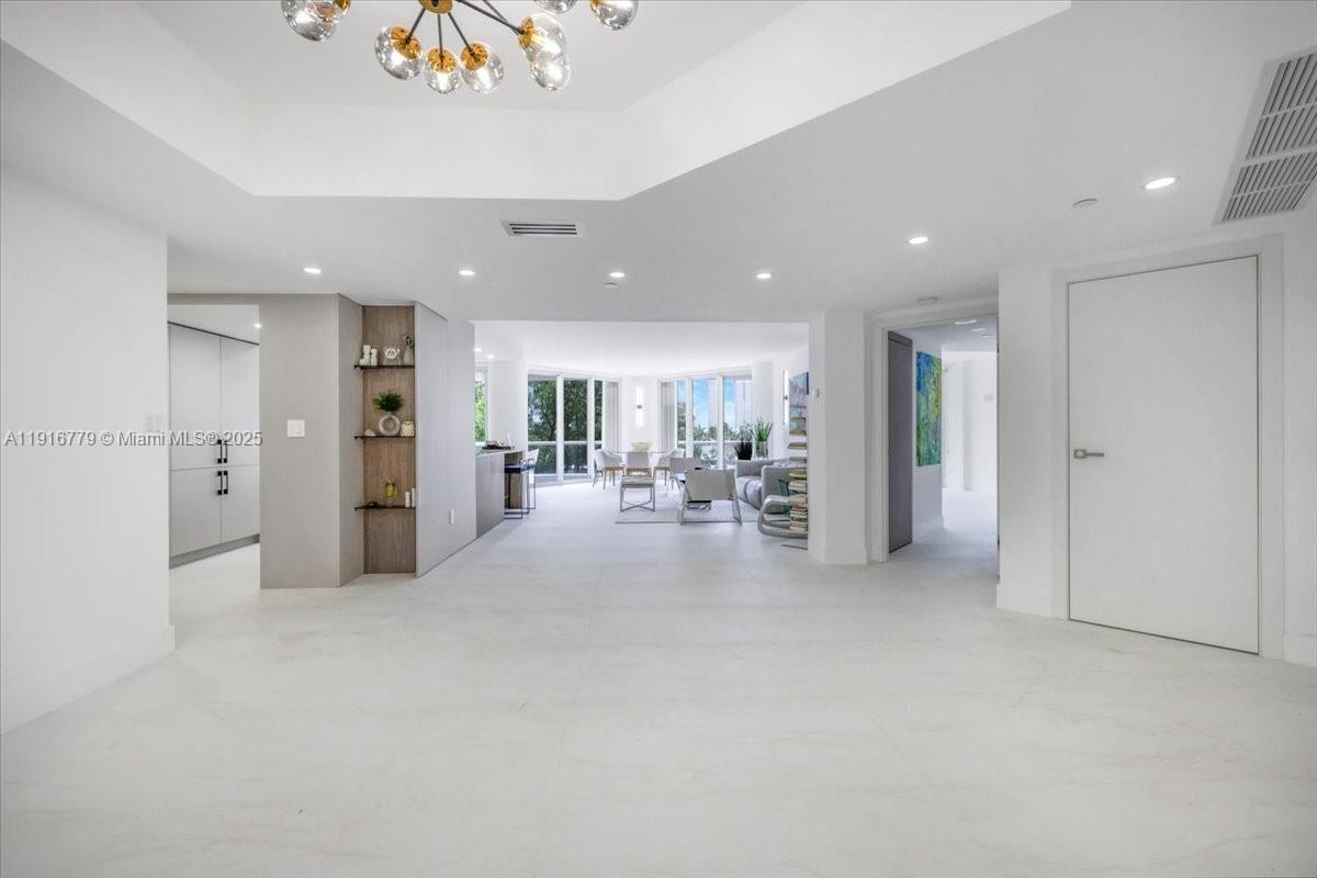 See details LS-304 4 / 5 2960 sq. ft. $ 2025-11-19 0 Photo