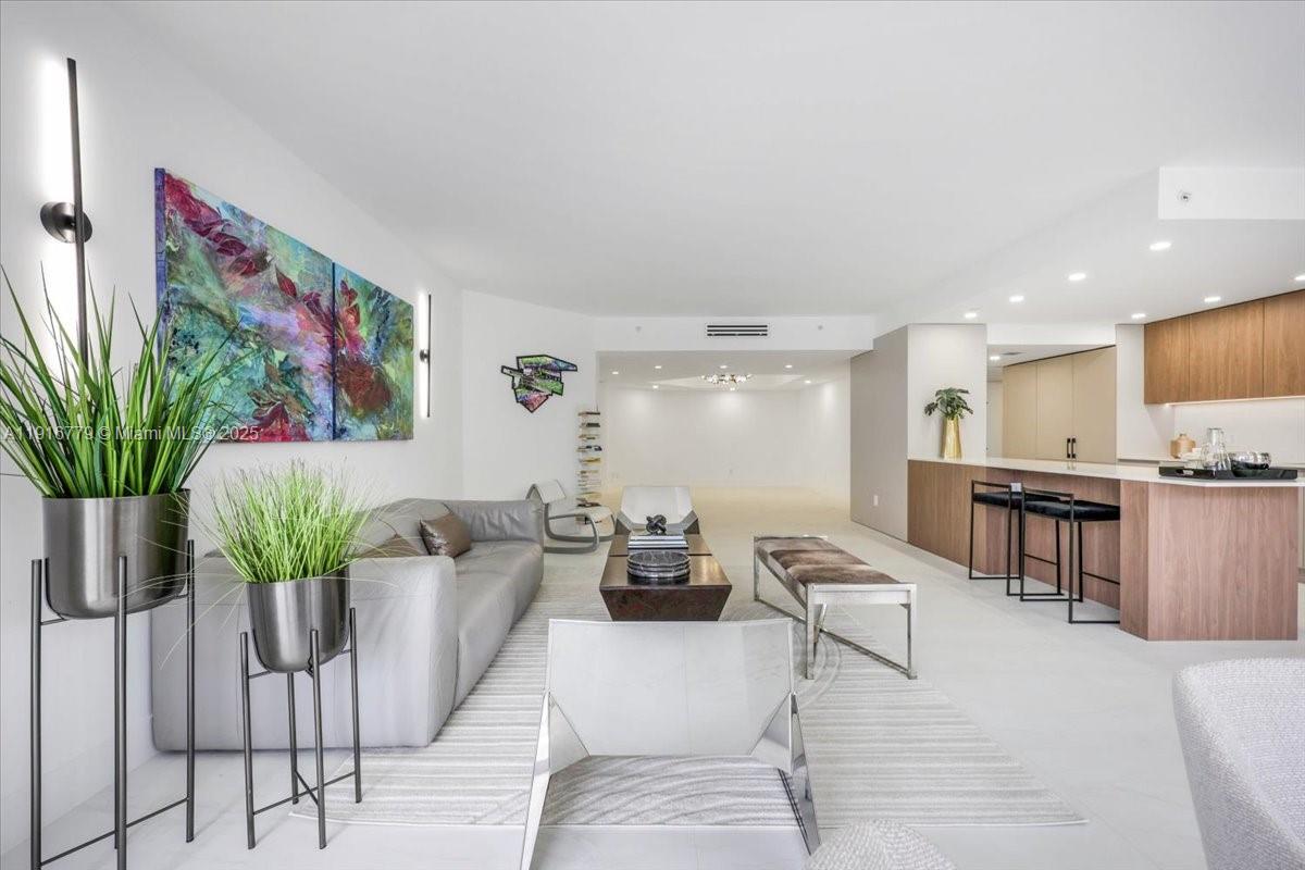 See details LS-304 4 / 5 2960 sq. ft. $ 2025-11-19 0 Photo