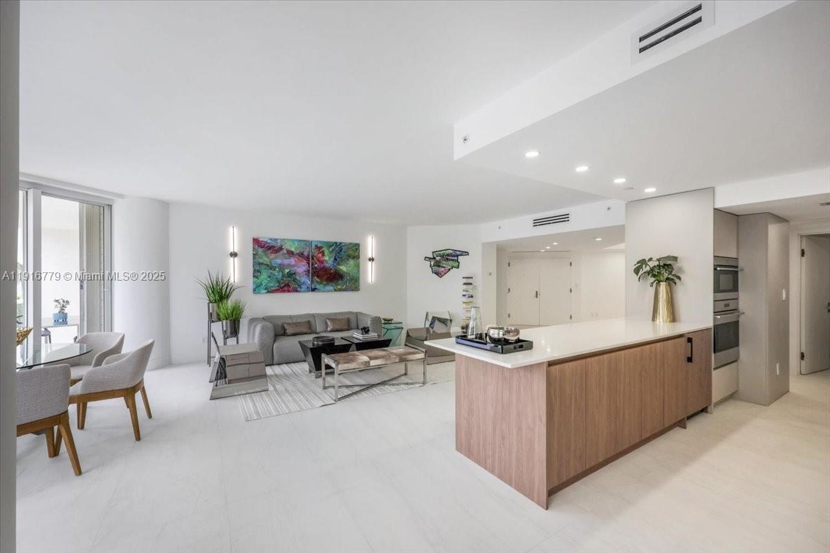 See details LS-304 4 / 5 2960 sq. ft. $ 2025-11-19 0 Photo