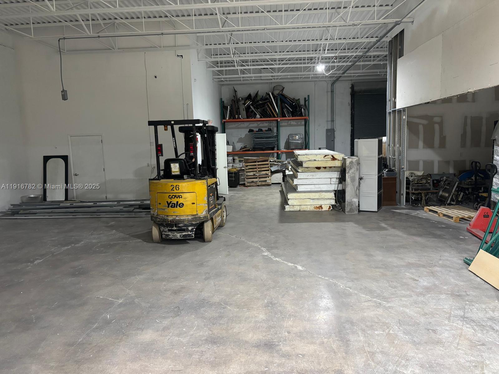 2  /   sq. ft. $ 2025-11-19 0 Photo