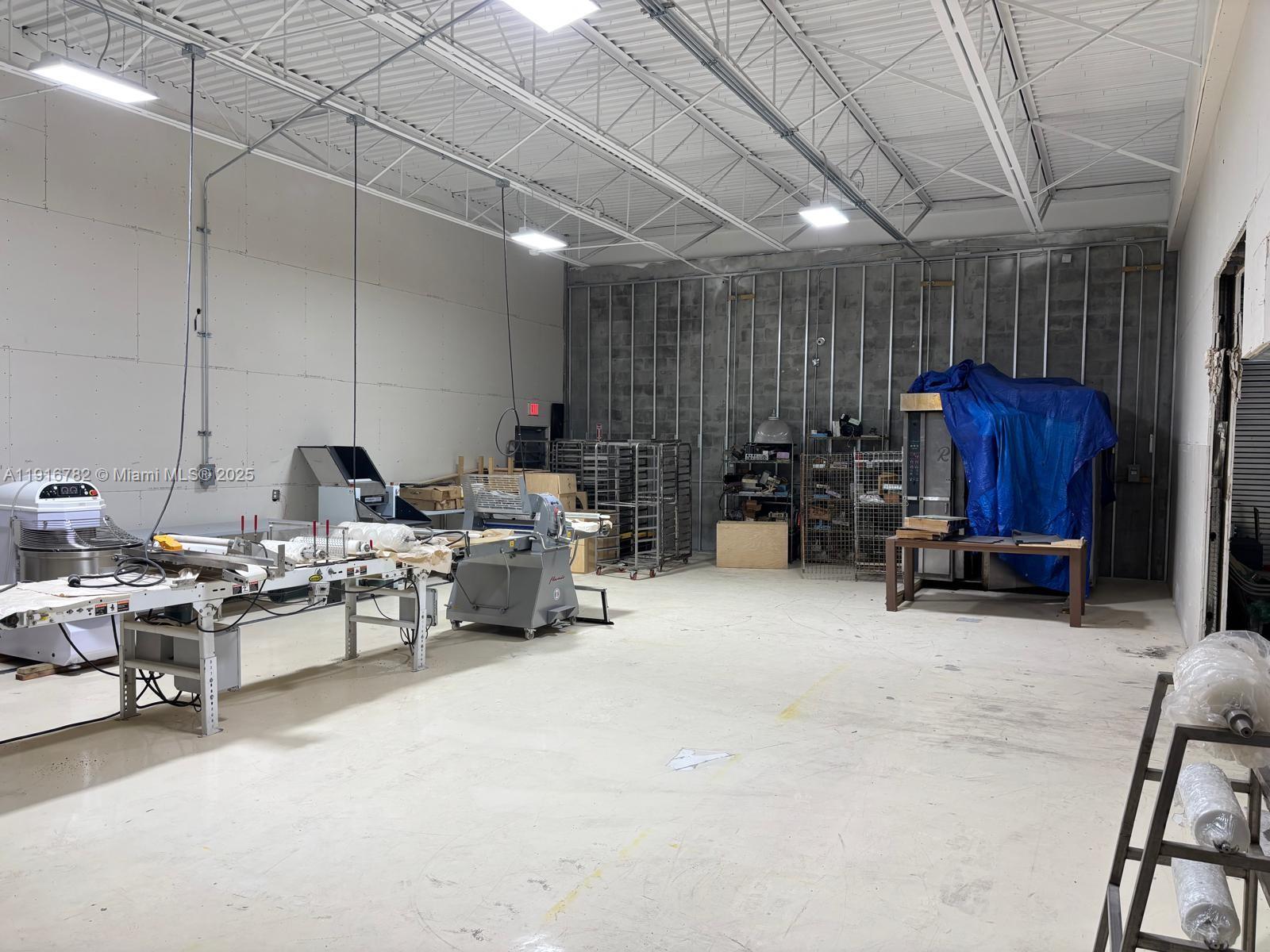 2  /   sq. ft. $ 2025-11-19 0 Photo