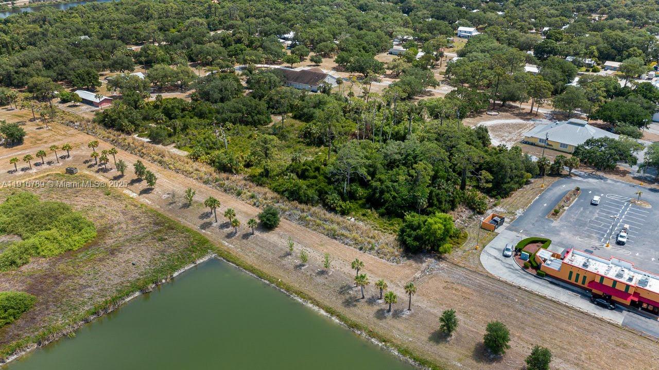   /   sq. ft. $ 2025-11-19 0 foto