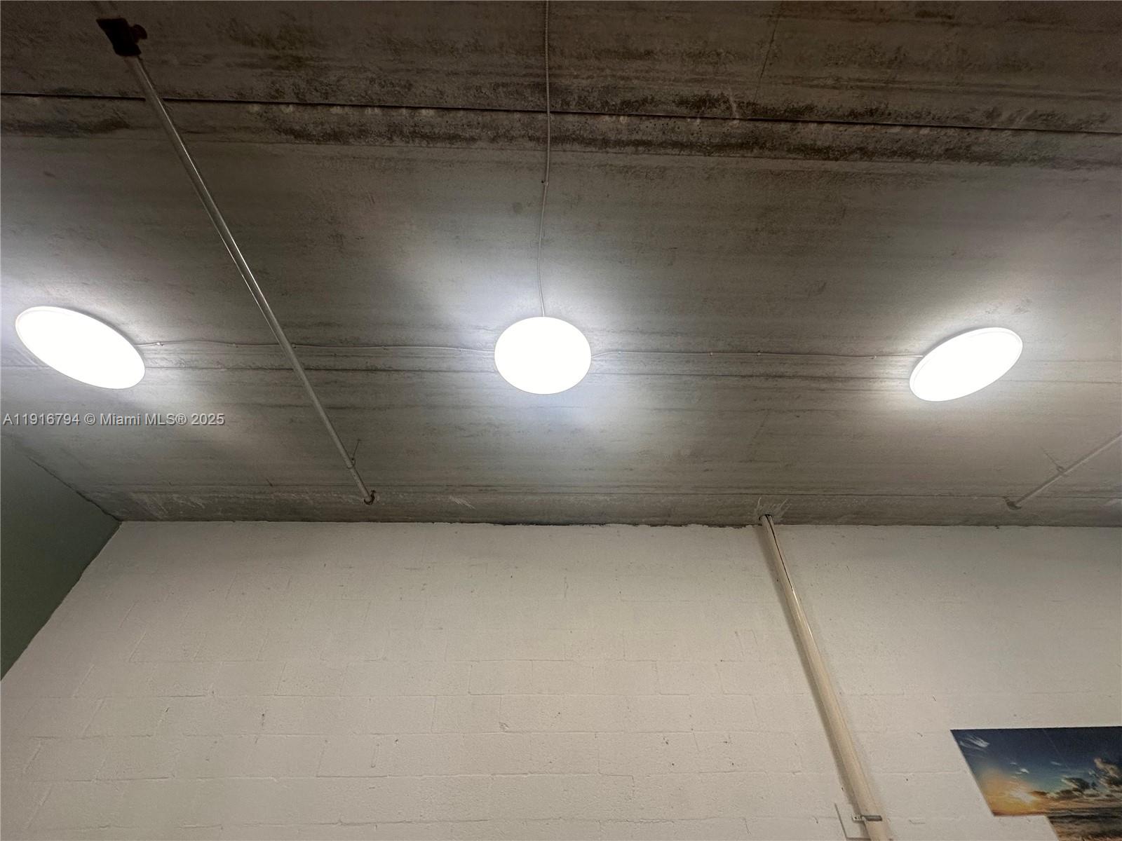 See details C2 / sq. ft. $ 2025-11-19 0 Photo