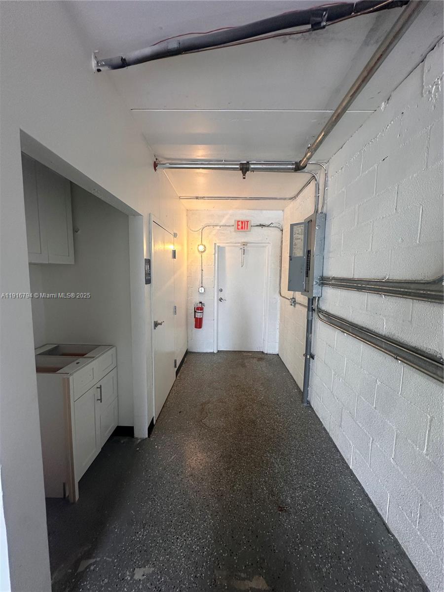 See details C2 / sq. ft. $ 2025-11-19 0 Photo