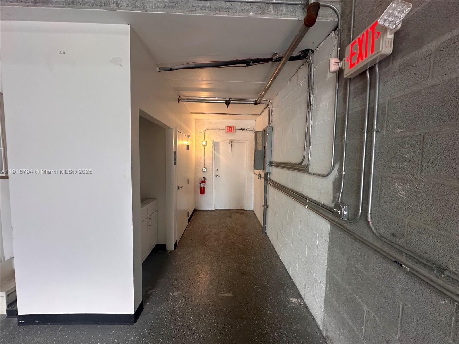 See details C2 / sq. ft. $ 2025-11-19 0 Photo