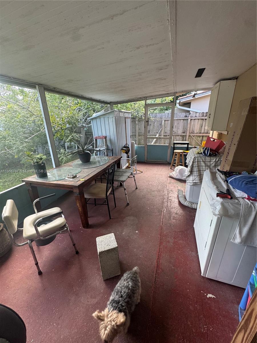   /  2352 кв.футов $ 2025-11-19 0 Фото