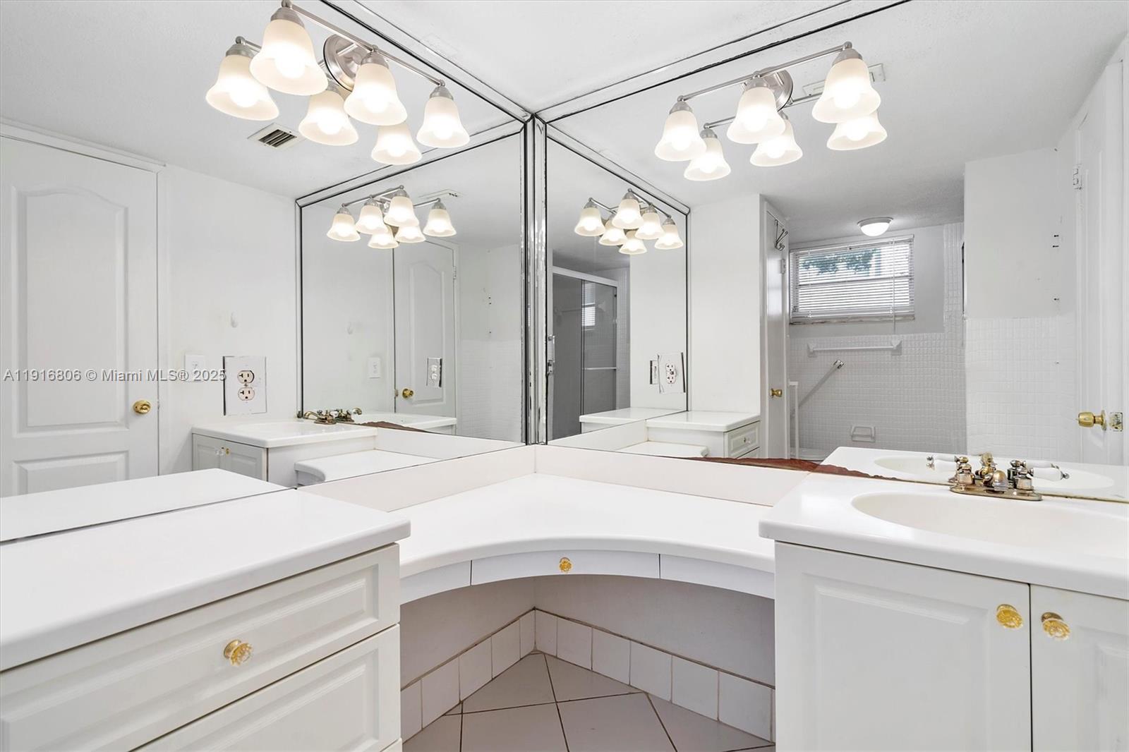 110 2 / 2 1770 sq. ft. $ 2025-11-19 0 Photo