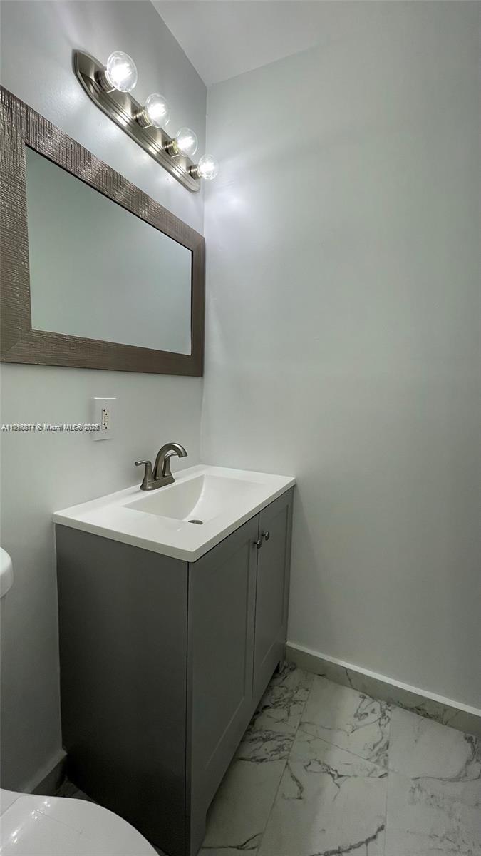   /  2525 sq. ft. $ 2025-11-19 0 foto