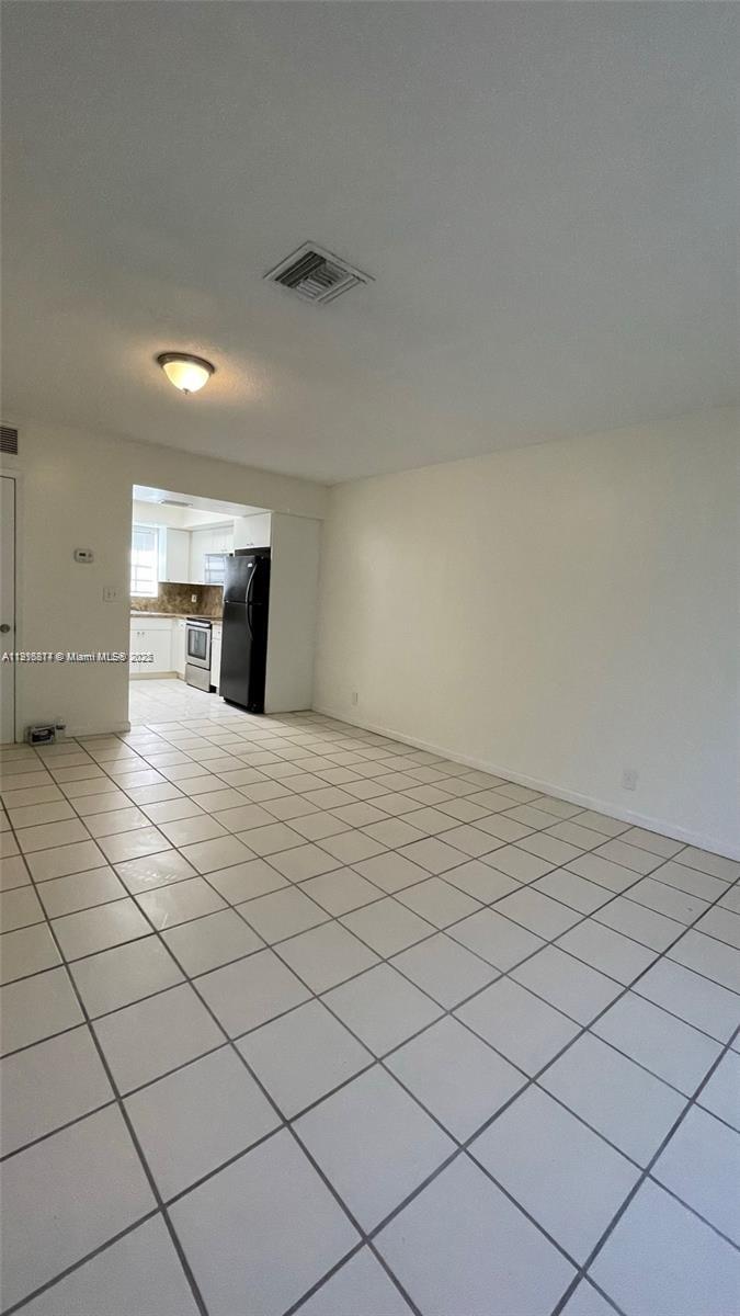   /  2525 sq. ft. $ 2025-11-19 0 foto