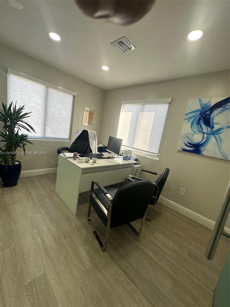   /   sq. ft. $ 2025-11-19 0 Photo