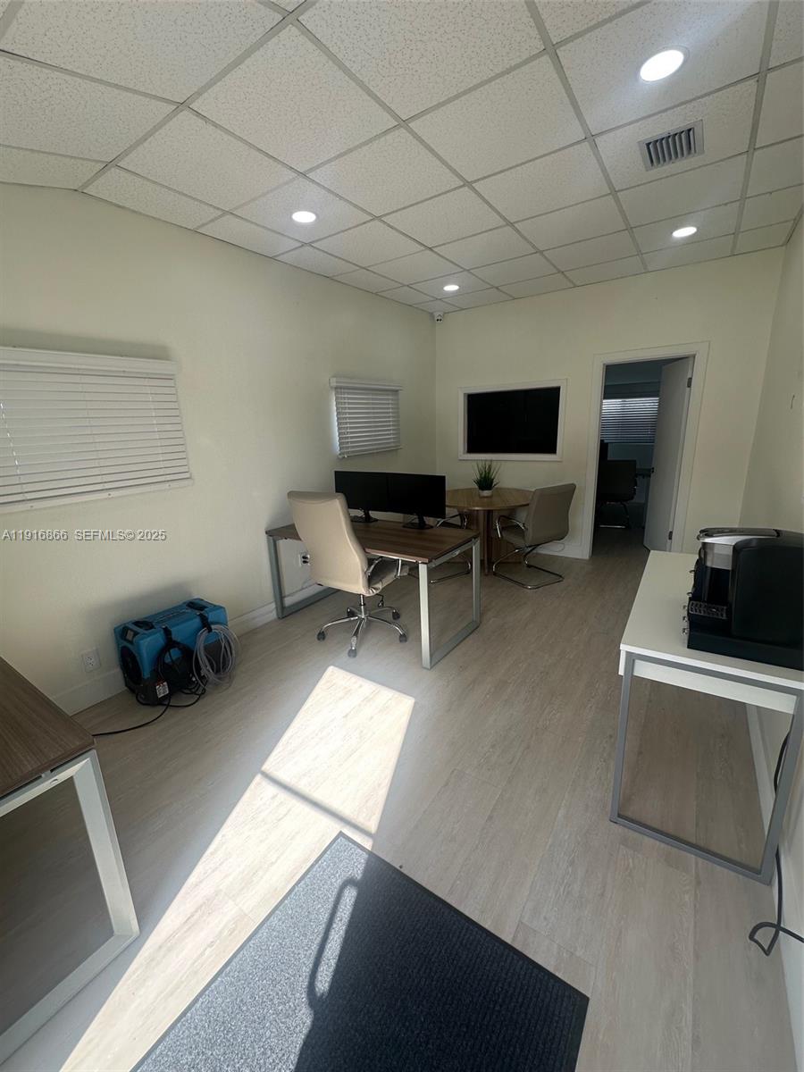   /   sq. ft. $ 2025-11-19 0 Photo