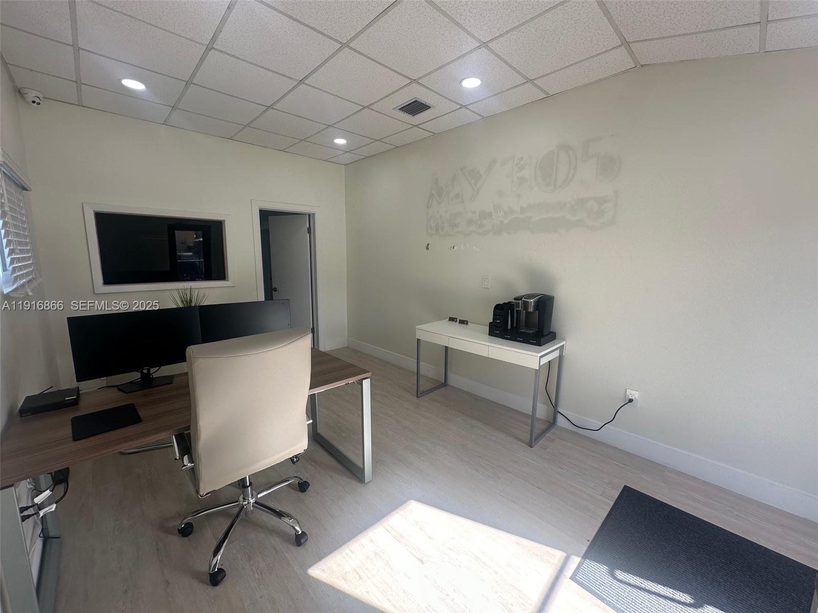   /   sq. ft. $ 2025-11-19 0 Photo