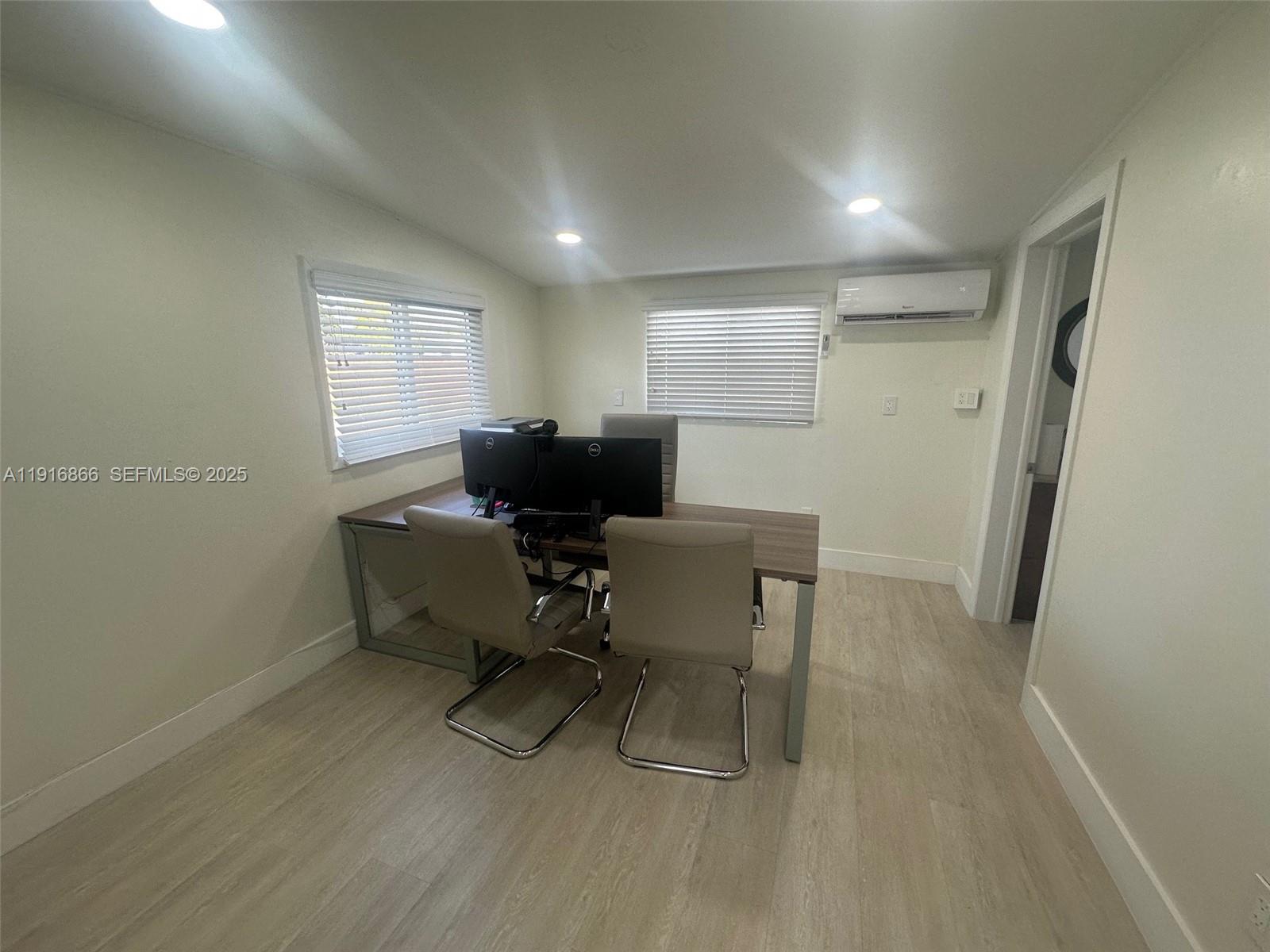   /   sq. ft. $ 2025-11-19 0 Photo