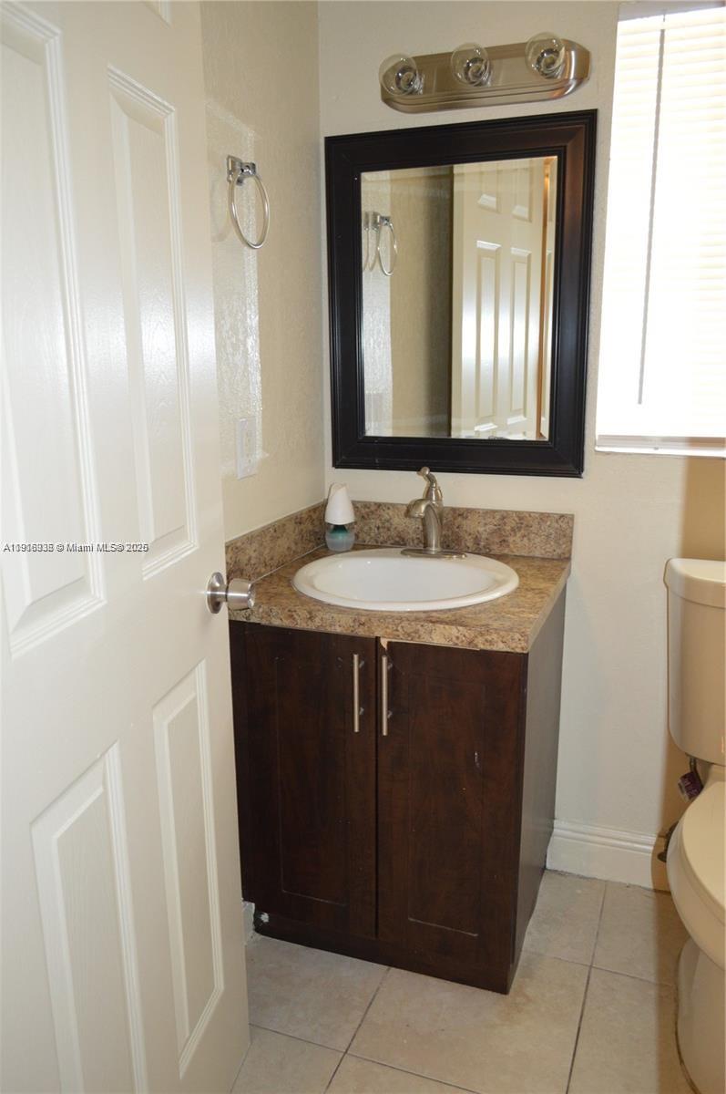   /  2554 кв.футов $ 2025-11-19 0 Фото