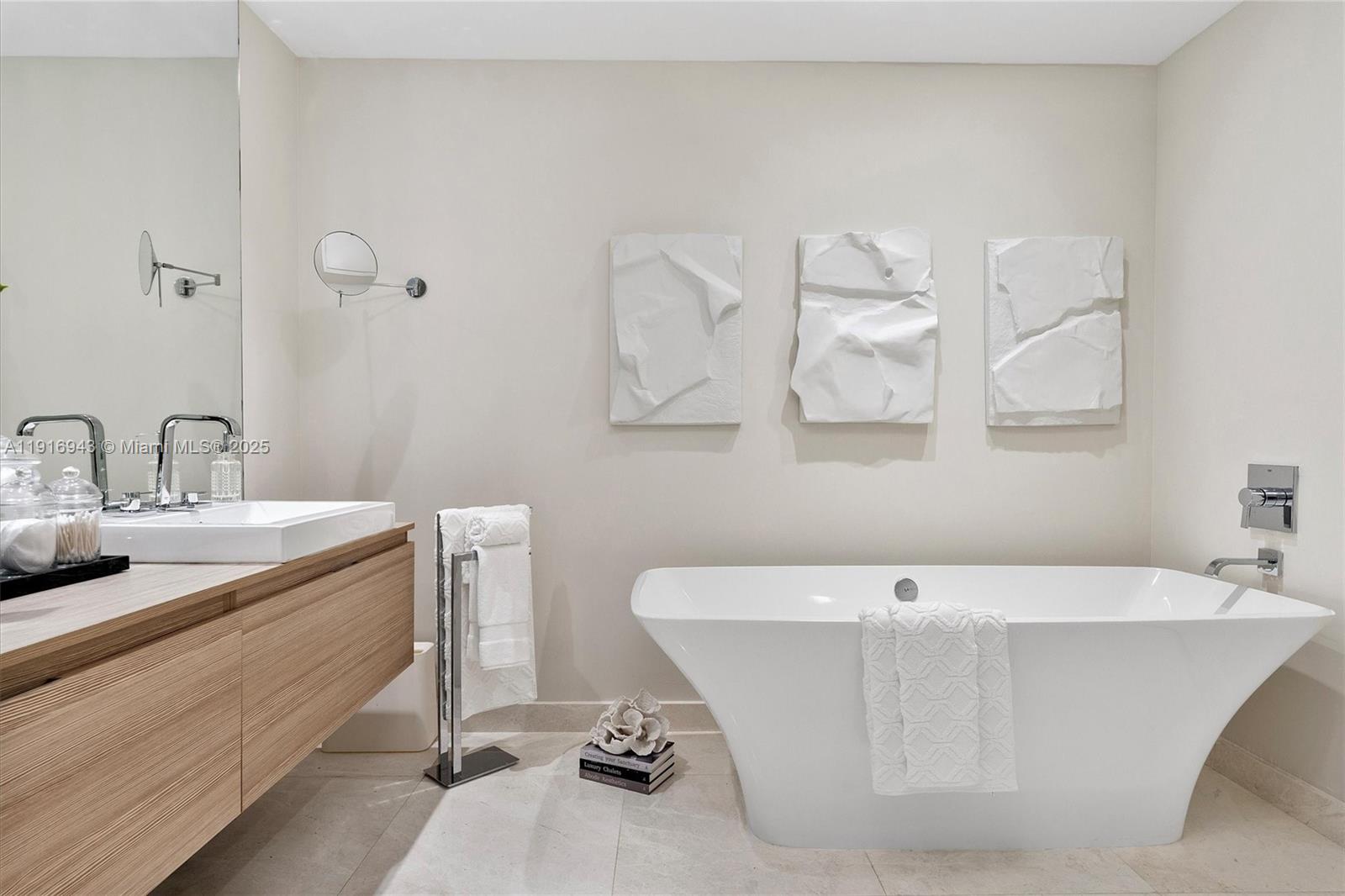 Photo of 17301 Biscayne Blvd #2202, North Miami Beach, Florida, 33160 -