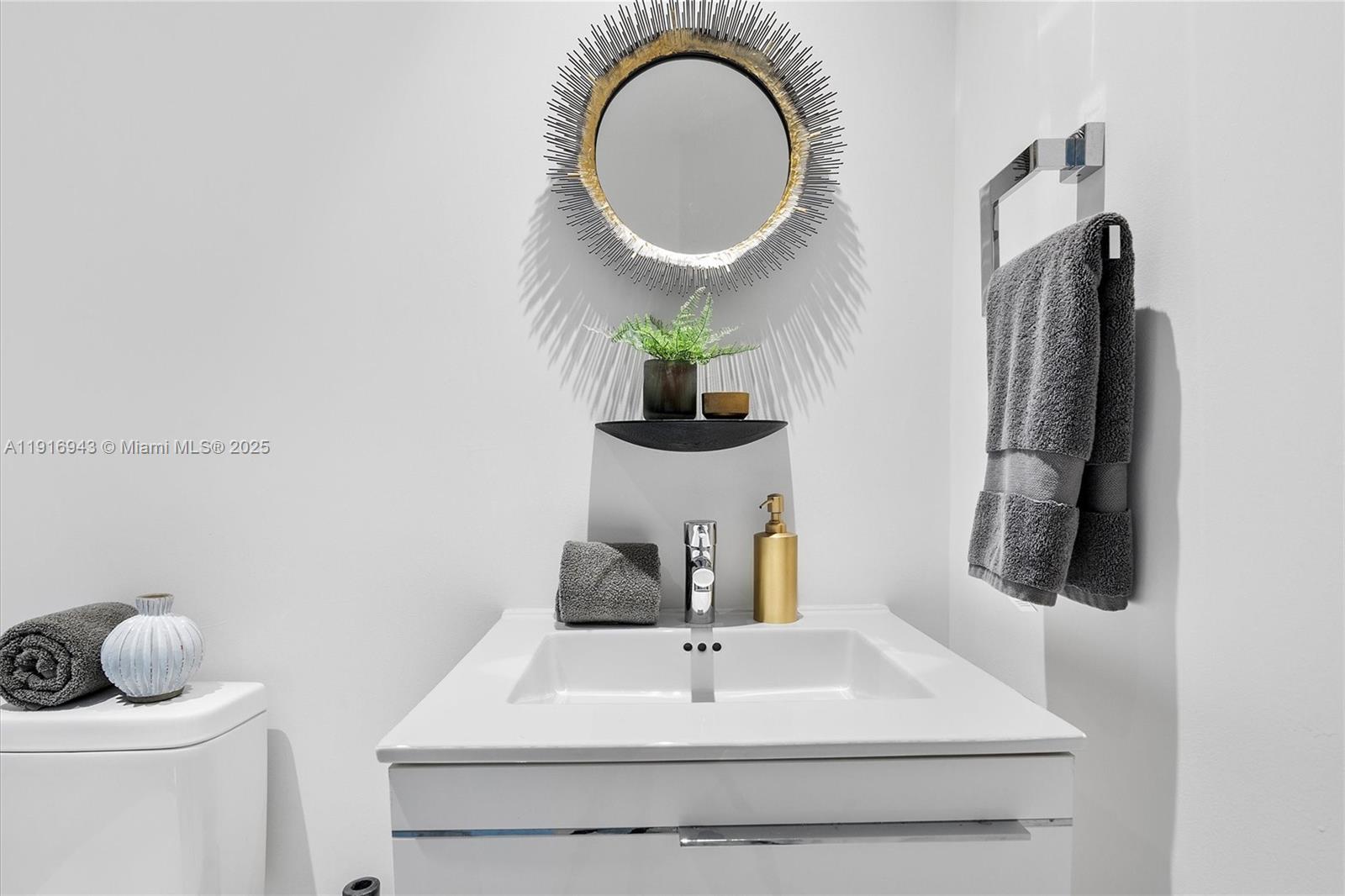 Photo of 17301 Biscayne Blvd #2202, North Miami Beach, Florida, 33160 -