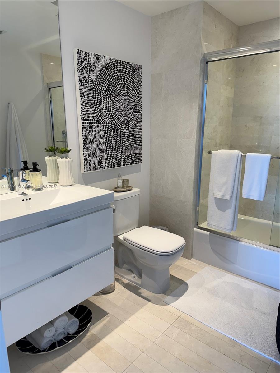 Photo of 17301 Biscayne Blvd #2202, North Miami Beach, Florida, 33160 -