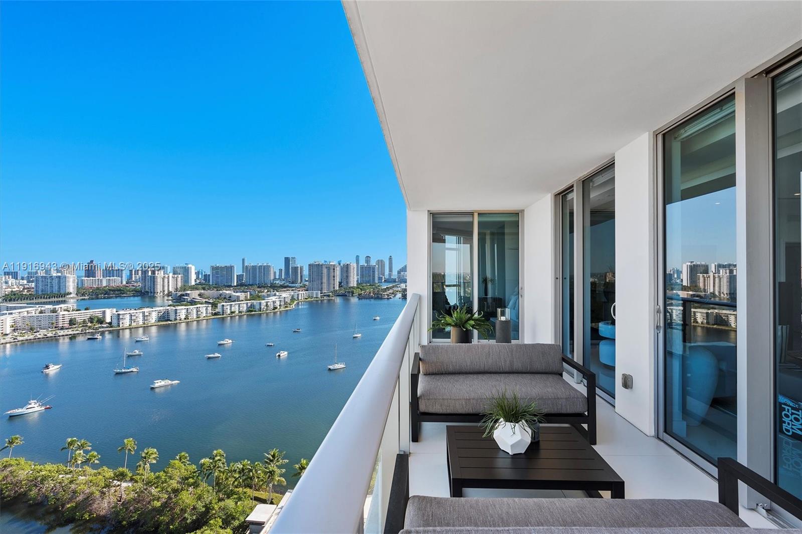 Photo of 17301 Biscayne Blvd #2202, North Miami Beach, Florida, 33160 -