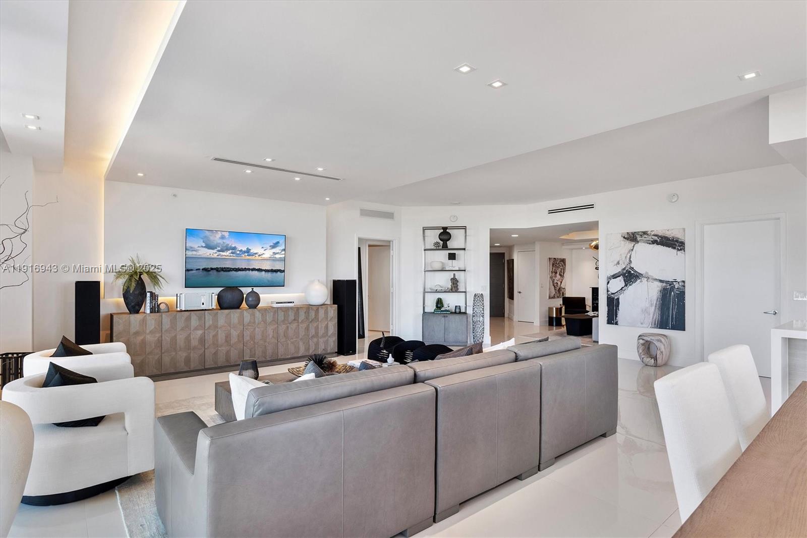 Photo of 17301 Biscayne Blvd #2202, North Miami Beach, Florida, 33160 -