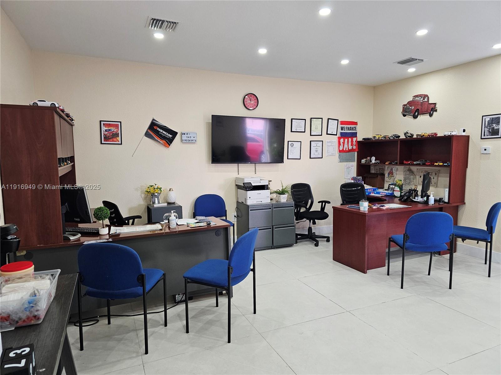 See details / sq. ft. $ 2025-11-19 0 Photo