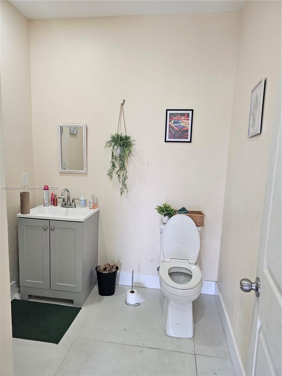 See details / sq. ft. $ 2025-11-19 0 Photo