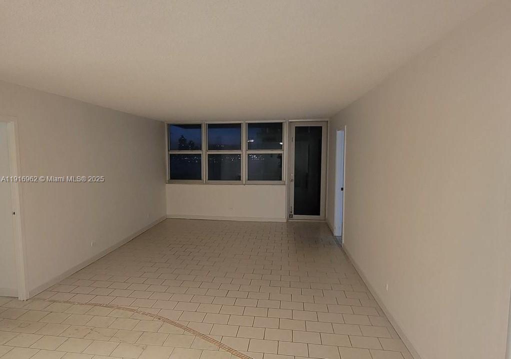 1212 2 / 2 1087 sq. ft. $ 2025-11-19 0 foto
