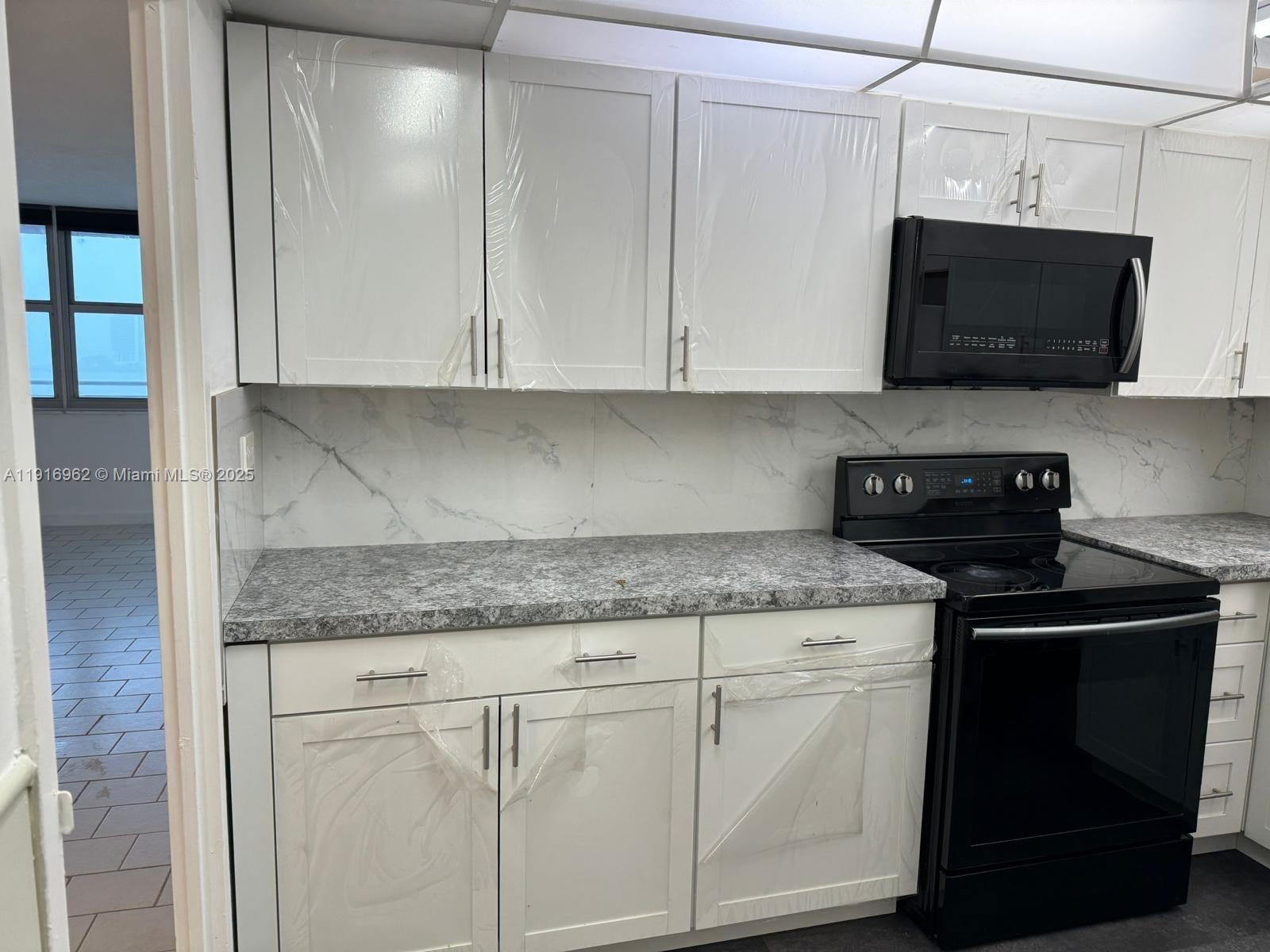 1212 2 / 2 1087 sq. ft. $ 2025-11-19 0 foto