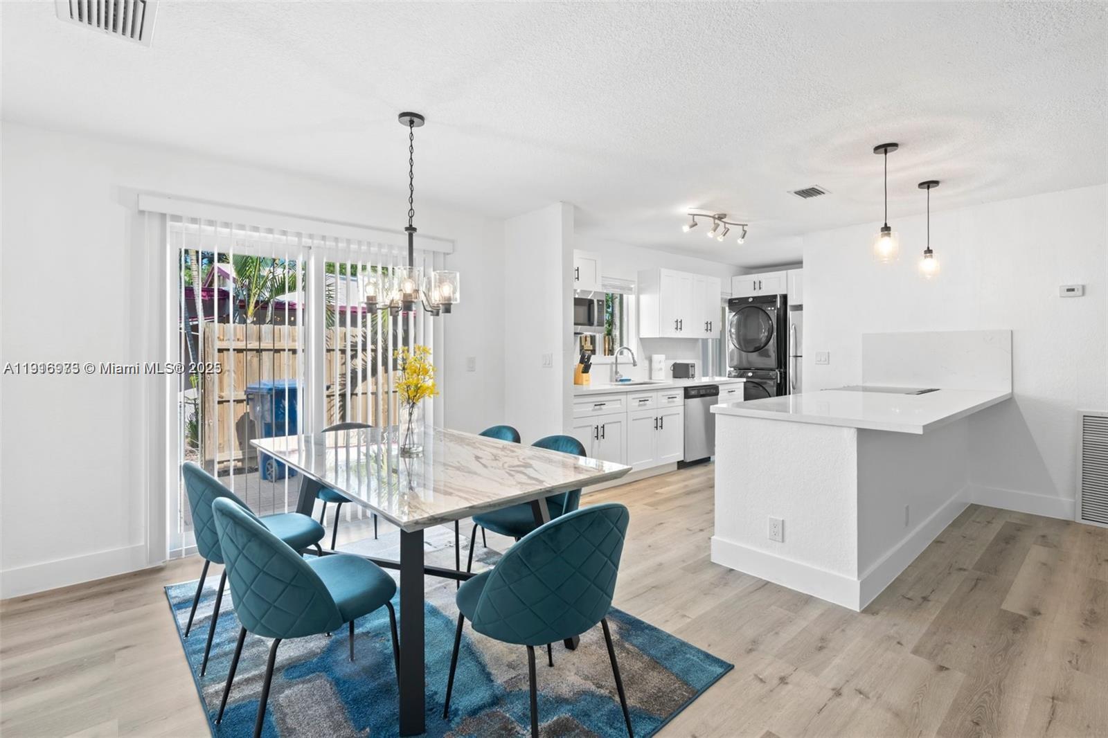 See details / 2268 sq. ft. $ 2025-11-19 0 Photo