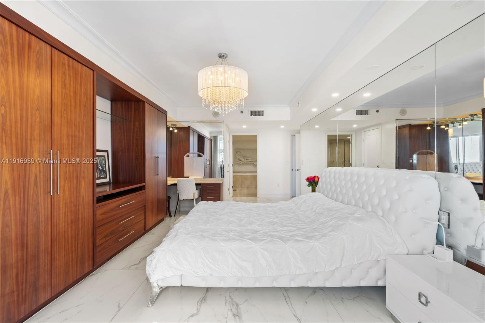 3708 2 / 2 1458 sq. ft. $ 2025-11-19 0 Photo