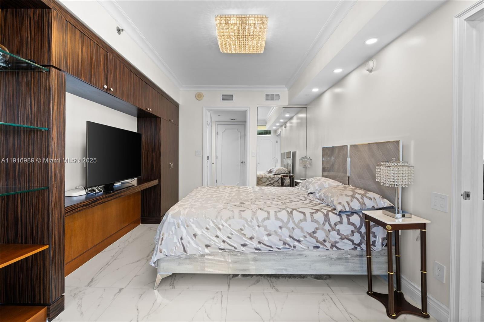 3708 2 / 2 1458 sq. ft. $ 2025-11-19 0 Photo