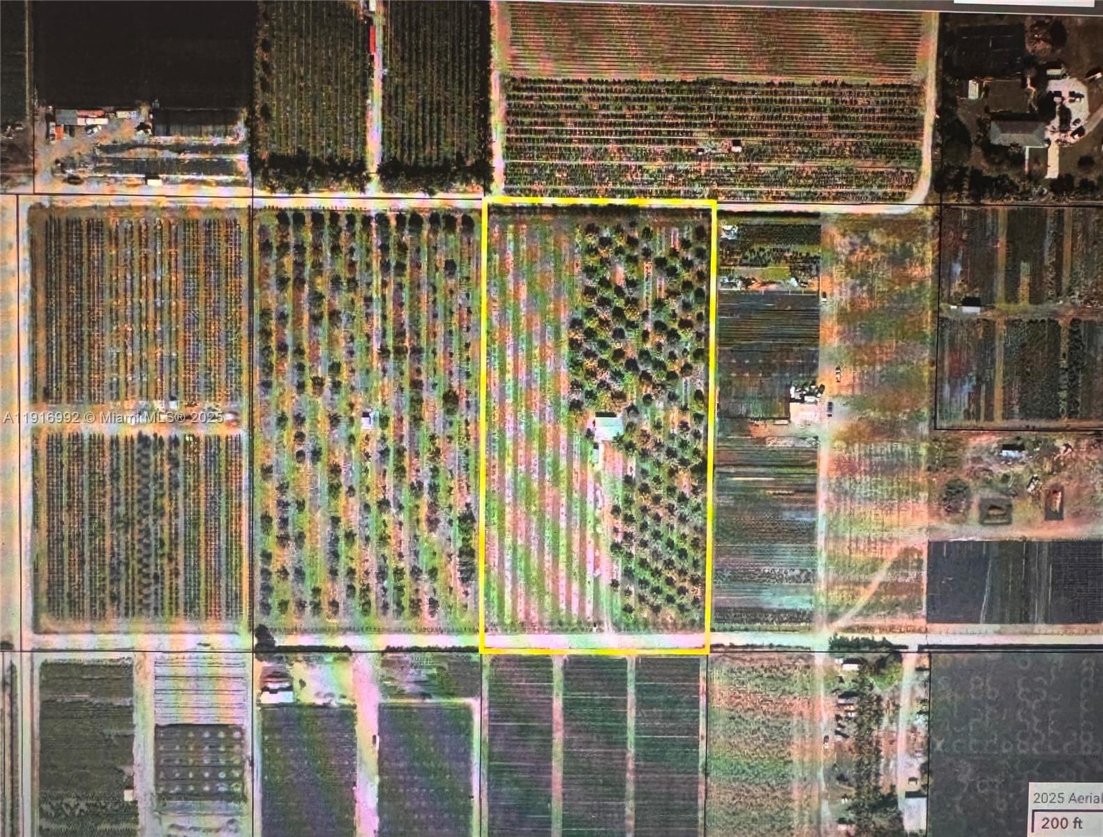   /   sq. ft. $ 2025-11-19 0 foto