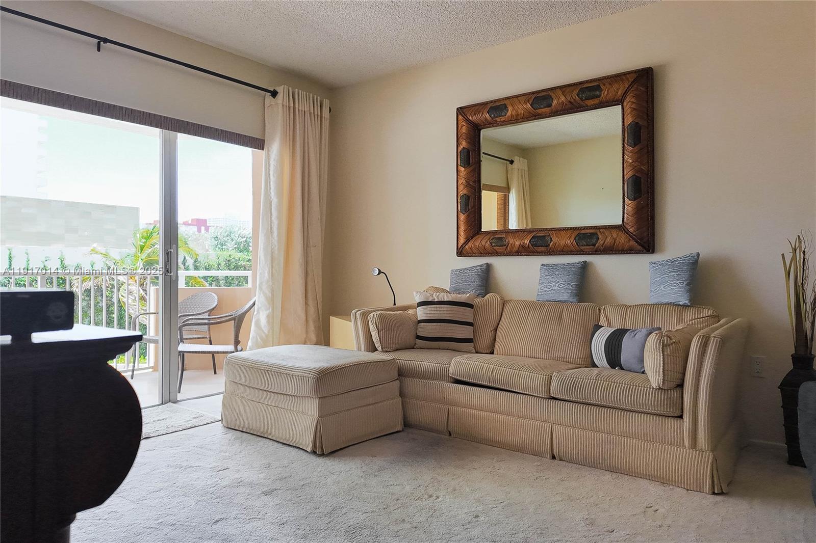 3A 1 / 2 870 кв.футов $ 2025-11-19 0 Фото