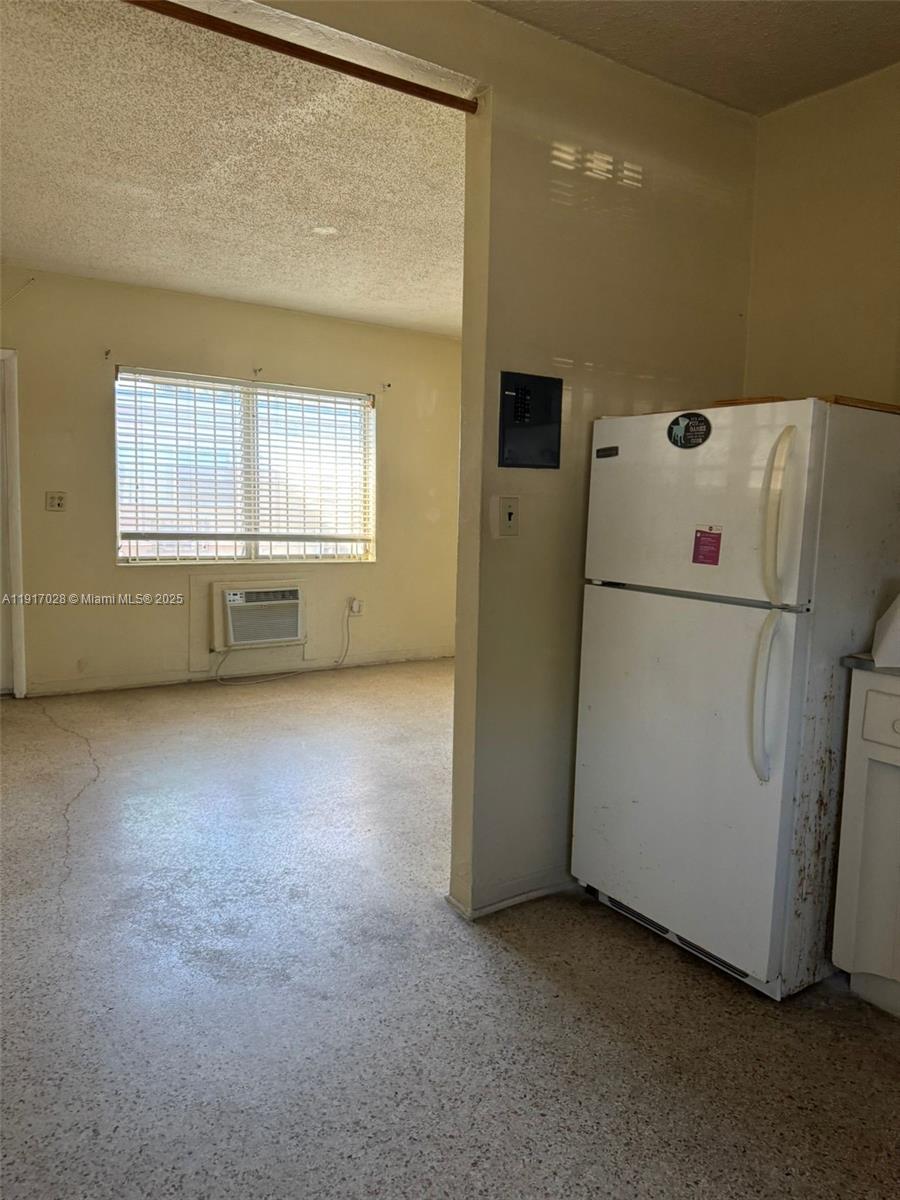   /   sq. ft. $ 2025-11-19 0 Photo