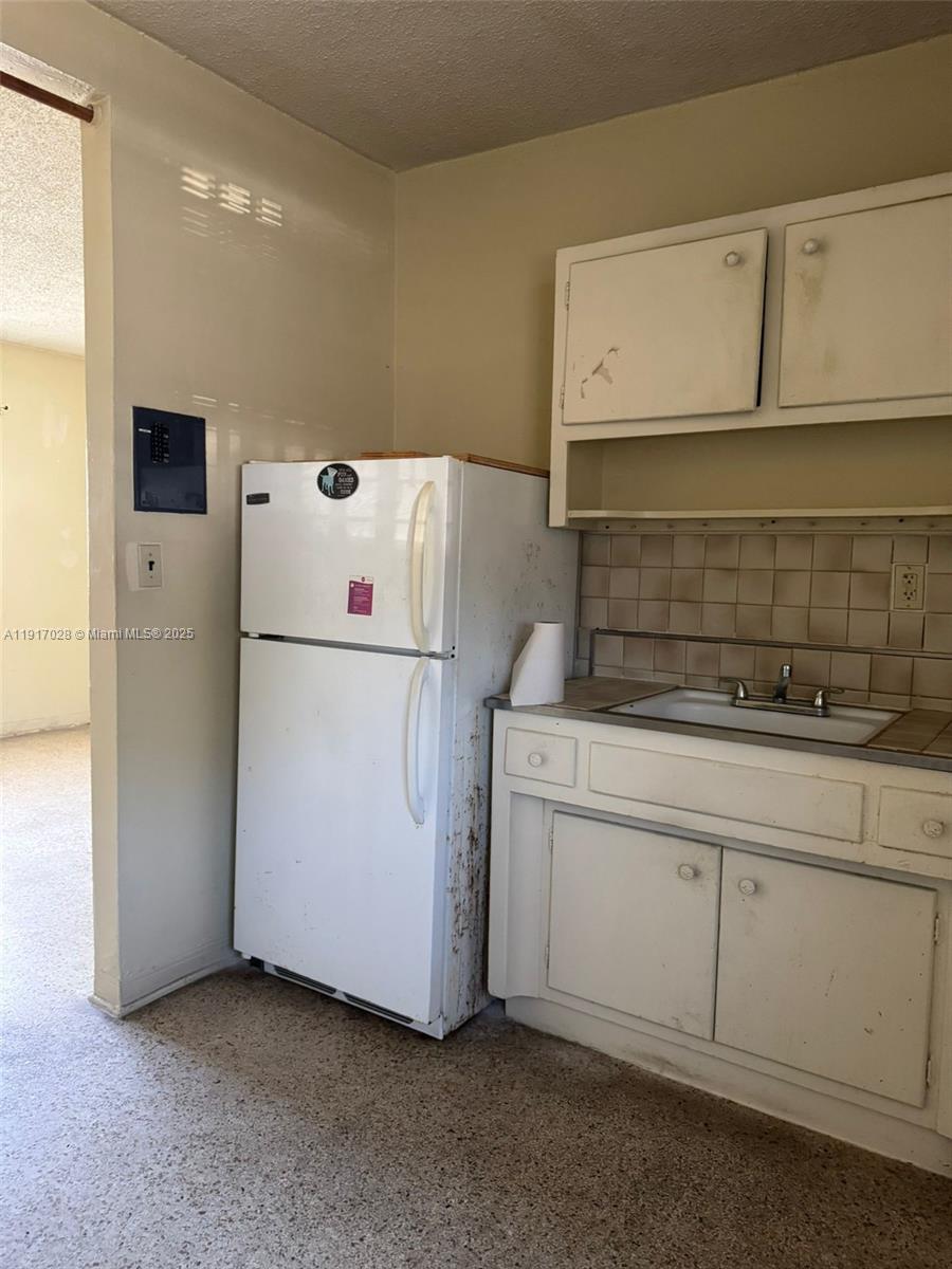   /   sq. ft. $ 2025-11-19 0 Photo