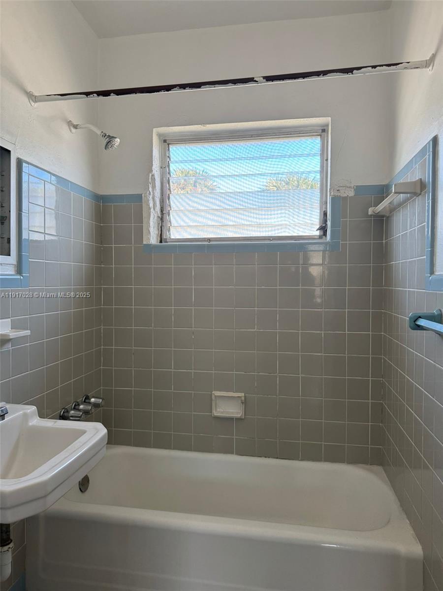   /   sq. ft. $ 2025-11-19 0 Photo