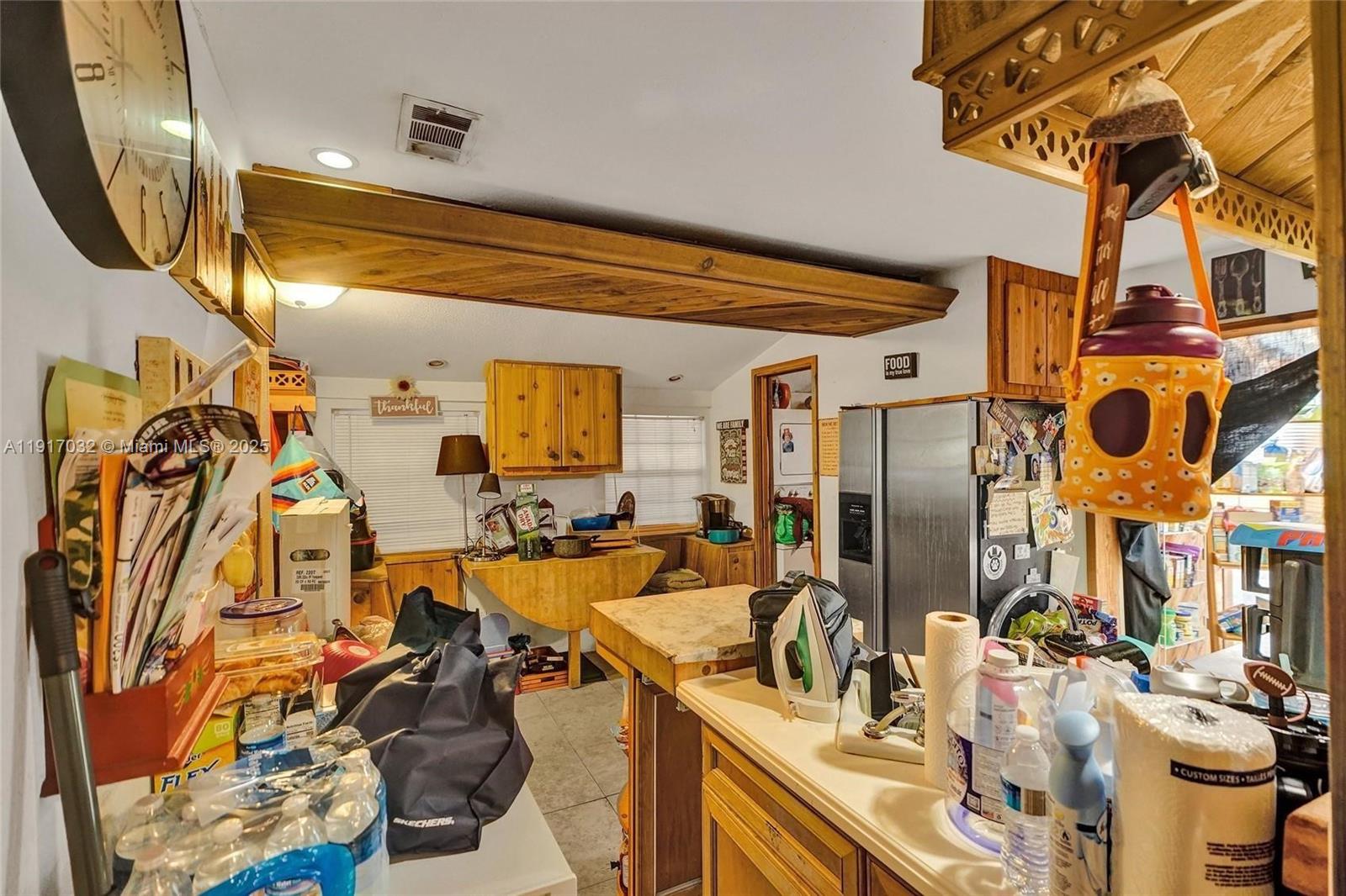   /  895 sq. ft. $ 2025-11-19 0 Photo