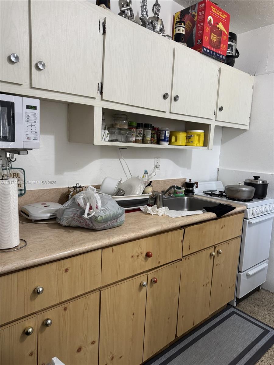   /   кв.футов $ 2025-11-19 0 Фото